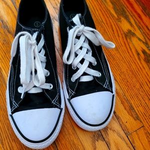 Youth size 5 Airwalk, Black and White runners